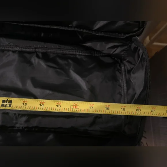 Black and tan travel bag - Picture 10 of 12